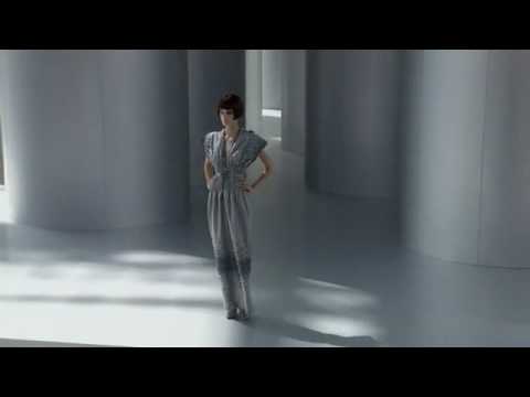 Chanel - Haute Couture Fall Winter 2008 2009 Full Fashion Show Part 2 - High Definition.flv