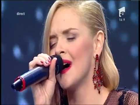 Duel: Paula Seling - ”Ploaie in luna lui Marte”. Vezi aici cum cântă Miruna Buză la X Factor!