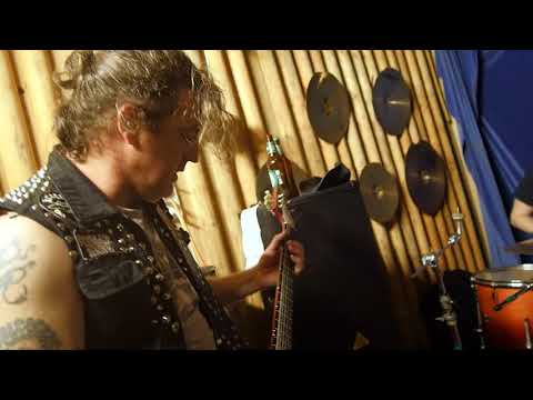 Maggot Cave - First show