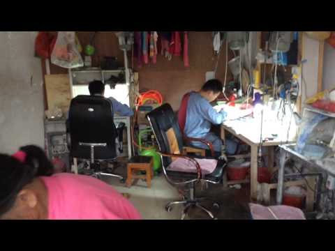 Polishing Process with Myanmar Amber @ Tengchong, Yunnan, China