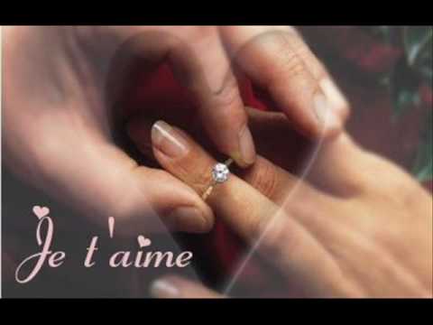 Delhusa Gjon-Téged átölelve