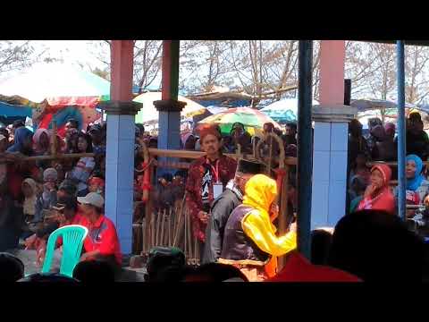 MERINDING..Kesurupan NENEk Gayung..