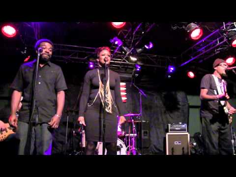 ''BLOCK THE SUN'' - ERIC GALES, live at Callahan's, dec 12, 2014