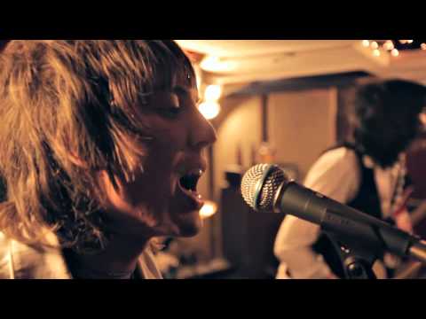 THE CRY! - "I Think I'm in Love/Down in the City"