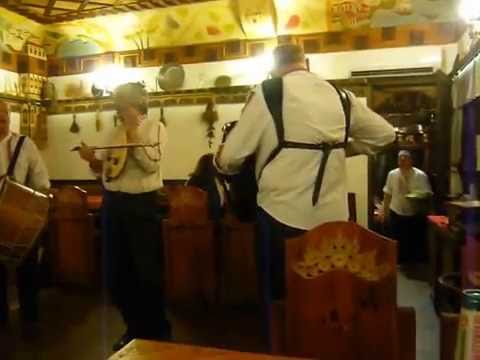 Bulgária: restaurante tradicional `` Hadjidraganovite Kashti “, Sofia (8/7) 14/09/2016 (quarta) 21h07
