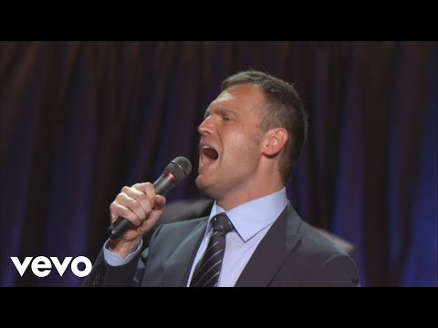 Bill & Gloria Gaither - Champion of Love [Live] ft. Ernie Haase & Signature Sound