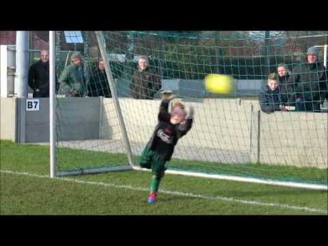2012-12-01 Kvc Oostmalle sport preminiemen B Merksplas- Oostmalle 1-12.wmv