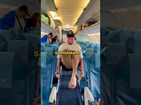 Jak wyglądać głupio podczas lotu samolotem ✈️ #shorts