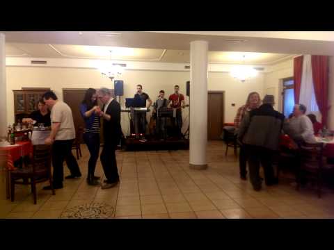 Ansambel Jureta Svetlina - Jaz potrebujem več