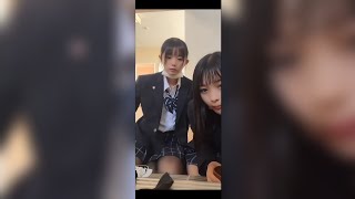 黒タイツJKのランチ