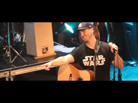 ★ Bob Bissonnette LIVE - Sweet Caroline ★