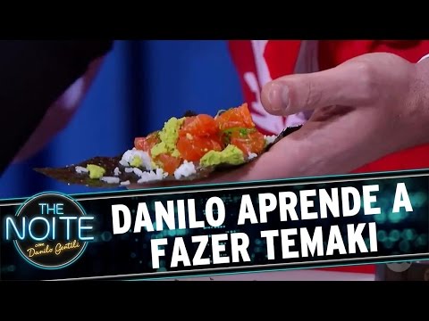 The Noite (09/09/16) - Danilo aprende a fazer um Temaki