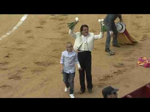 Dos detenidos por injuriar a Adrián, el niño con cáncer que quiere ser torero