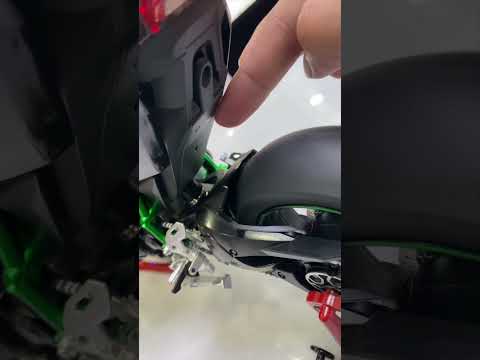 Mô Hình Xe Kawasaki Ninja H2R Tỉ Lệ 1:6 – Đề Nổ, Phun Khói, Có Đèn LED