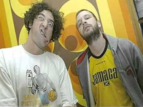 Ajs Nigrutin  ft. Sky Wikluh-Stari krcmar [2011]