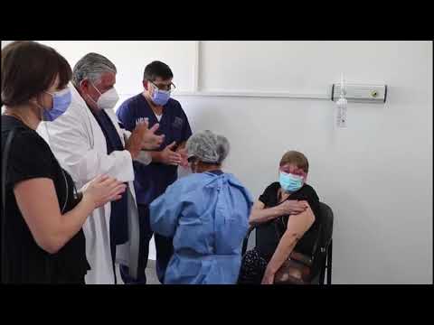 Se vacuna a mayores de 70 años en el hospital Papa Francisco