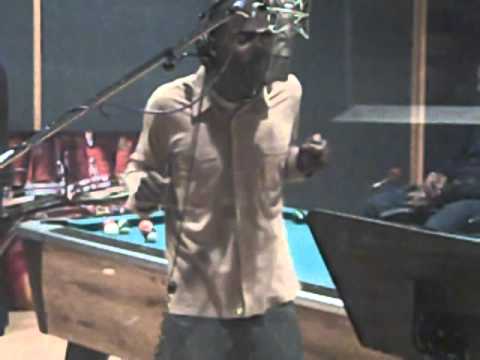 Cool Ace laying hook for Young Capone