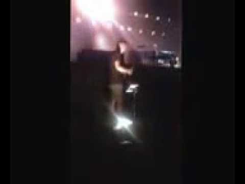 Ween Lockn 2016 - ASL Interpreter (I'm in the Mood to Move)