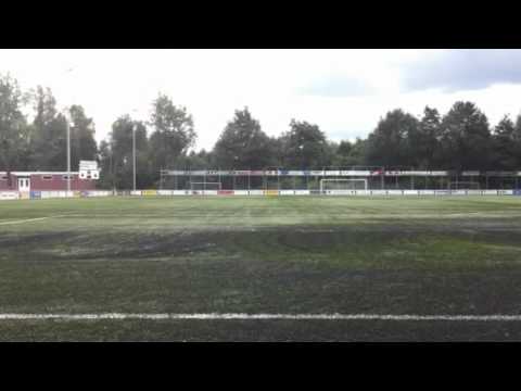 Dat is nog eens rap over een voetbalveld