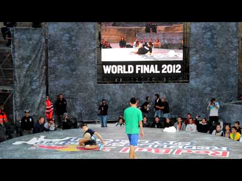 Red Bull Street Style 2012 World Final Lecce - Dan the Man (Ireland) - Flying DutchMan (Nederland)