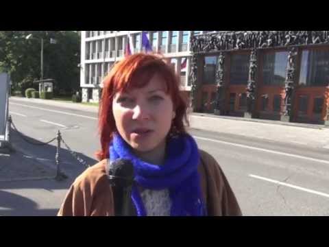 V imenu Zvona, piskra in svete ponve. Bong, bong, bong... - YouTube