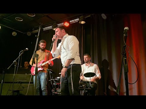 Zevy Giniger performs “Too Close” by @alexclare with “Barry’s Angels”