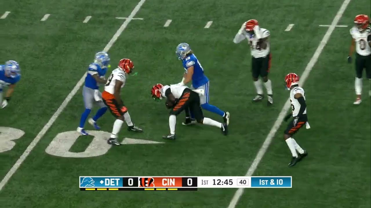 Tip Drill! Jordan Battle Pulls in the Interception