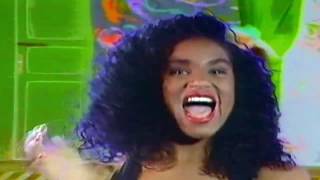 MC B feat Daisy Dee - Crazy