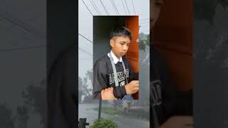 Download lagu Hayo... Berdua Ngapain ? Bersihin Kamar Mandi ? #shorts mp3