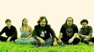 Dreaming in Stereo - Little Neutrino (Klaatu Cover)