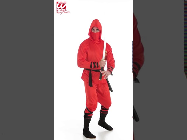 Vídeo relacionado con My Other Me - Disfraz Ninja Hombre, talla M-L. Incluye mono negro con capucha y detalles dorados en mangas y piernas, armadura negra con bordes dorados, cinturón dorado y máscara negra.