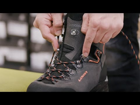 Wanderschuhe richtig schnüren. So halten die Schuhe beim wandern