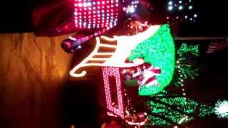preview picture of video 'Christmas parade in Silver Dollar City - Branson, MO - Dec 16, 2011'
