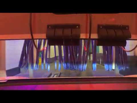 Luna @ Best Carwash Volketswil - sie hatte es bitter nötig nach der Pässetour! :-)