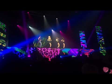 Kiss and make-up  BLACKPINK Encore in Bangkok