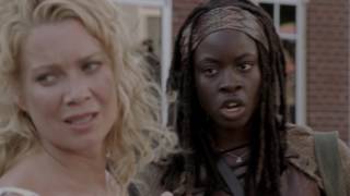 Admiring! Michonne leave Woodbury alone