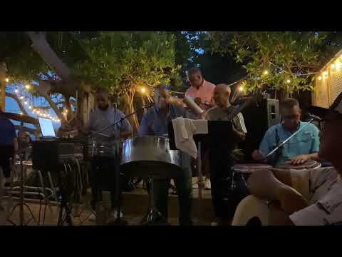 Merenguito sabroso de SIGLO 21 STEEL BAND