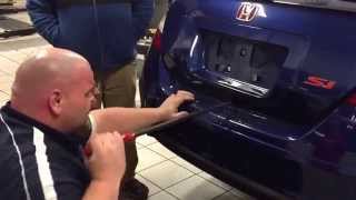 Prying my 2006 Civic Si Trunk with Crowbar
