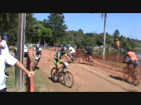 SRAM 50k 2010 As feras do MTB Cross Country no circuito.