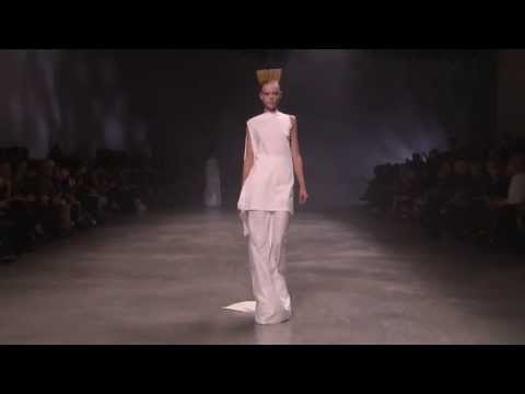 RICK OWENS ' ANTHEM ' SPRING / SUMMER 2011 WOMENS