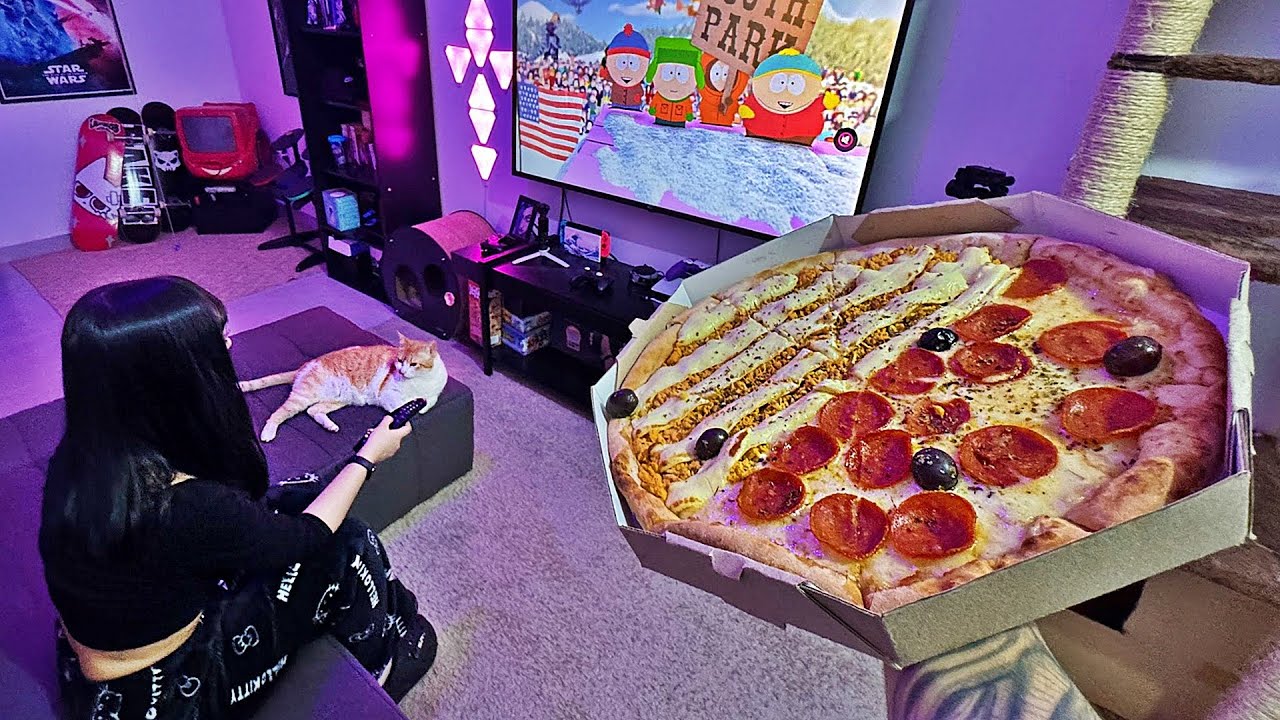 A Primeira noite no meu novo APARTAMENTO GAMER morando SOZINHO