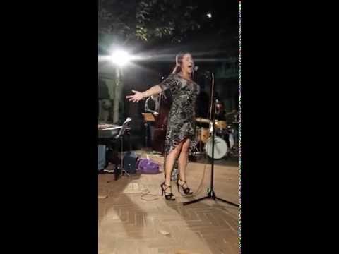 Dicitencello vuie: ornella cascinelli