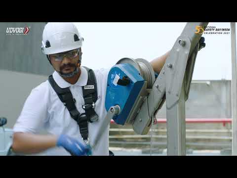 Black UDYOGI ULTRA 06 RETRACTABLE WITH HANDLE & INTERNAL ENERGY ABSORBER