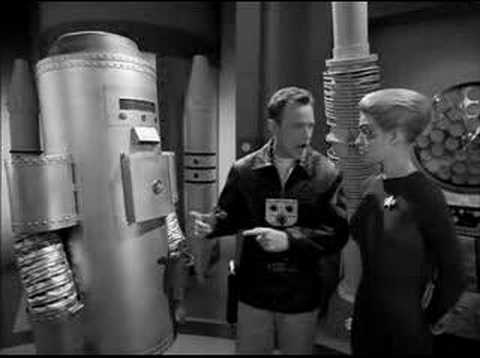 Paris & Seven vs Robot!