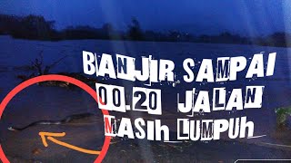 preview picture of video 'BANJIR TIRTOMOYO WONOGIRI , JALAN LUMPUH SAMPAI Tengah Malam Semoga Aman #KABAR WONOGIRI'