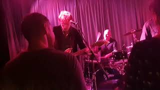 Bluebottle Kiss - Running Around The White Picket Fence (The Jade Live)