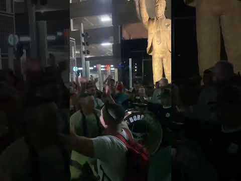 "LOS BORRACHOS DEL TABLÓN antes de viajar a córdoba SUPERCLASICO" Barra: Los Borrachos del Tablón • Club: River Plate
