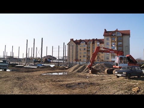 У Коломиї триває будівництво басейну