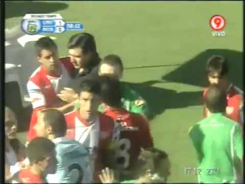 horrible patada de Muñoz a Sarmiento (Unión 2 - Newell´s 1)