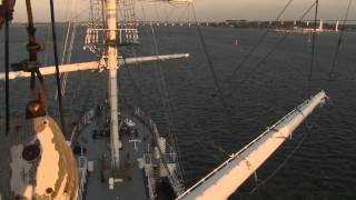 preview picture of video 'Blick vom Mast der Gorch Fock I in Stralsund'